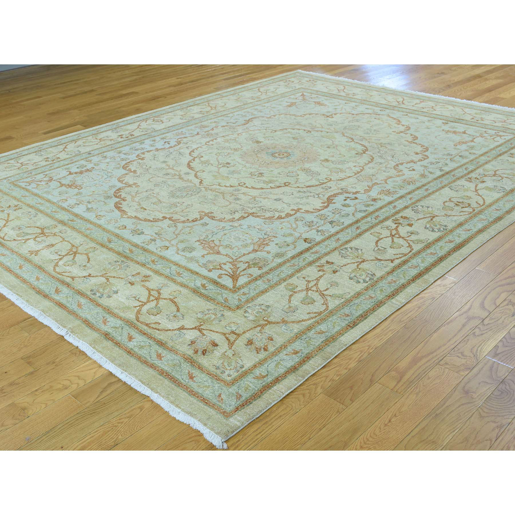 GALLERY OF ORIENTAL RUGS